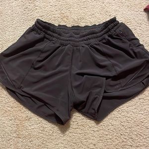 Size 4 Lululemon Hotty Hots!!